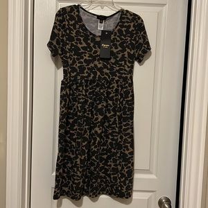NWT Espresso Womens Animal Print Dress